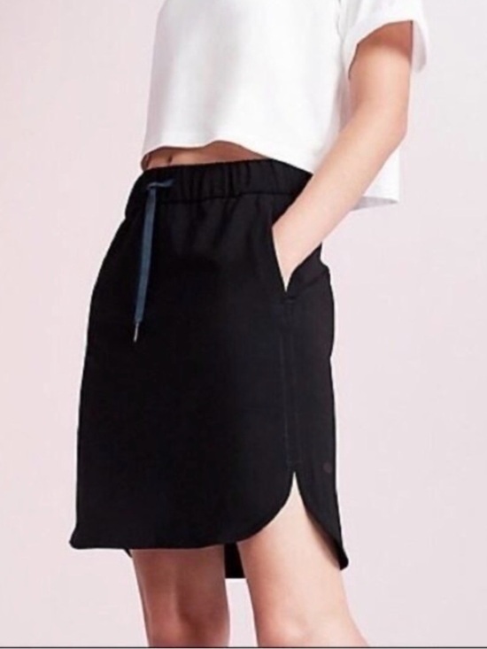 lululemon athletica Dresses & Skirts - Lululemon Mini Skirt Size 8 On The Fly Black Style W8A87S
